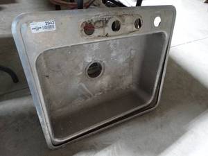 lot 2942 image: Stainless steel Sink