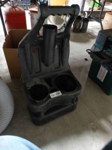 lot 2947 image: Plastic Car Cleaning Caddy