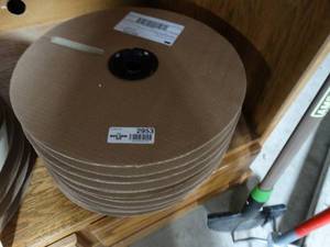 lot 2953 image: 6 rolls of fastener hook ( Velcro)
