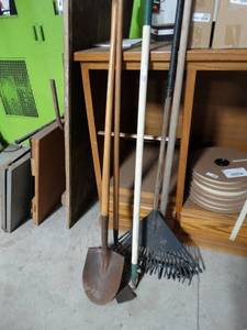 lot 2956 image: Spade, hoe, Leaf Rake and Bow Rake