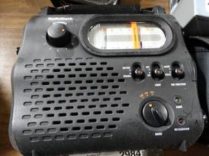 lot 2984 image: Radio Shack Emergency Radio