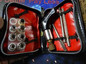 lot 2985 image: Screwdriver with Driver bits and sockets
