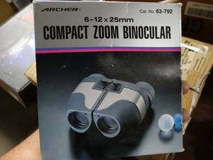 lot 2990 image: Compact zoom Binocular