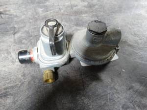lot 8890 image: Gas regulator