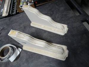 lot 8908 image: wood shelf brackets