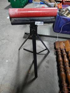 lot 8918 image: Material Roller