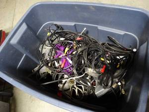 lot 8943 image: Lot of Misc. Cords