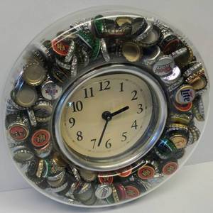 lot 89 image: Cool  Beer Bottle Caps Clock