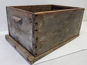 lot 9625 image: Cool Old Wood Crate with Handles
