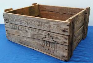 lot 9627 image: Old Wood Crate