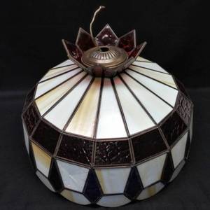 lot 9651 image: Vintage Tiffany Style Hanging Lamp