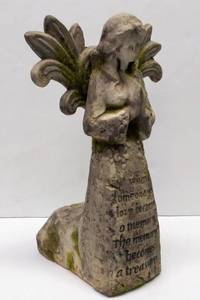 lot 9669 image: Beautiful Angel Yard Display  Memory Poem