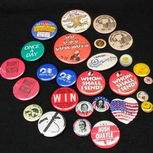 lot 9673 image: Lot of 27 Vintage Pins