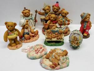 lot 9680 image: 8 Vintage Cherished Teddies Figurines  1996