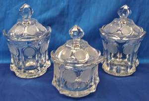 lot 208 image: Beautiful Vintage Fostoria Coin Glass  3 Covered Jars with Lids