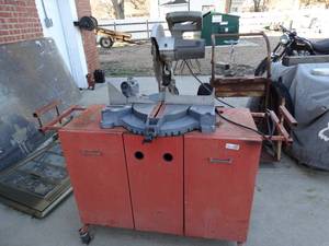 lot 3352 image: Skilsaw 12 compound miter saw W rolling tool cabinet.