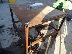 lot 3359 image: Heavy duty square, steel work table