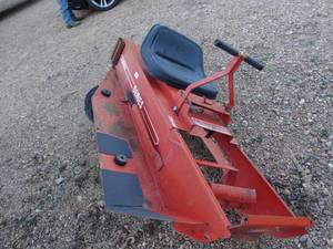 lot 3367 image: D-1850 mower parts