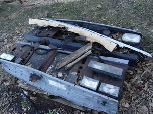 lot 3368 image: Chevy parts.