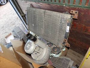 lot 3379 image: Various car parts