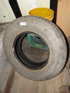 lot 3380 image: Firestone Steeltex radial LT 22575R16