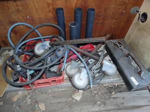 lot 3394 image: Forklift attachment, legs Hose & misc.