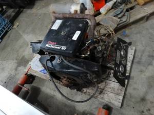 lot 3432 image: Onan Gas Motor performer 20.