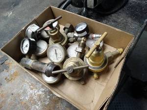 lot 3438 image: Lot of gages.
