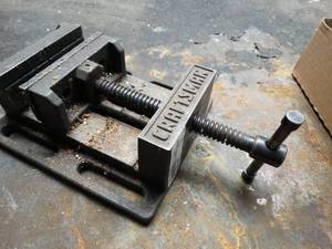 lot 3441 image: Craftsman Vise.