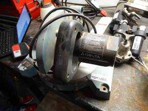 lot 3450 image: Electric Delta 8 14 compound miter saw.