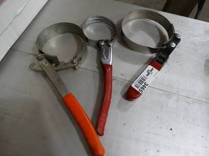 lot 3465 image: 3 filter wrenches.