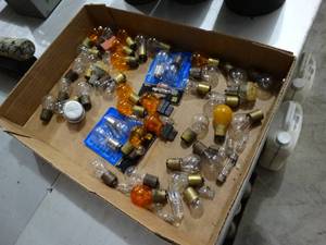 lot 3466 image: Lot of various Automotive lightbulbs.