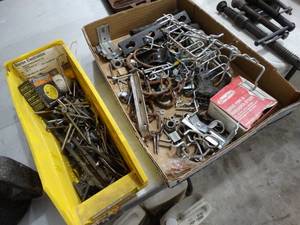 lot 3470 image: Lot of various hardware.
