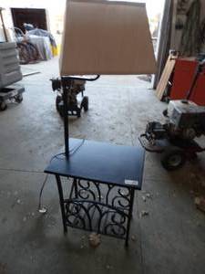 lot 3481 image: End table W lamp.