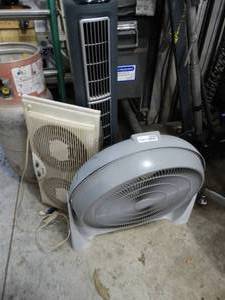 lot 3495 image: Lot of 3 fans.