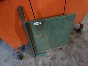 lot 3500 image: Large paper cutter.