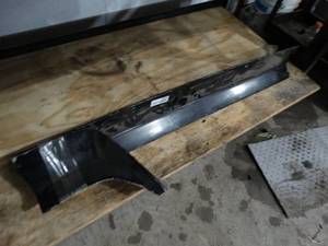 lot 3504 image: Car rear spoiler