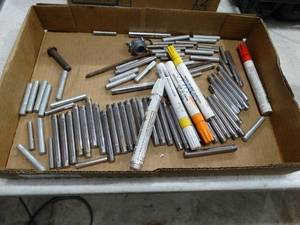 lot 3513 image: Lot of steel & aluminum pinsdowels