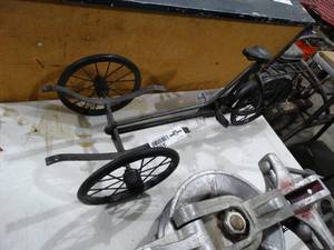 lot 3526 image: Very neat small bicycle decor