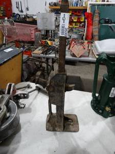 lot 3530 image: Antique Simplex No. 83 jack