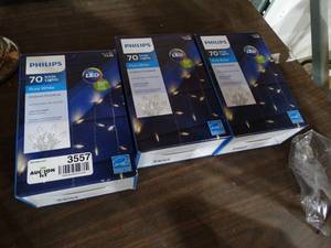 lot 3557 image: 3 boxes of new Phillips icicle lights