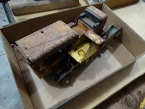 lot 3583 image: Lot of antique toysparts