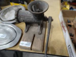 lot 3585 image: Enterprise meat grinder