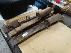 lot 3589 image: 3 antique planters
