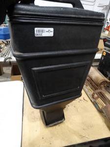 lot 3590 image: Hanging pet food dispenser