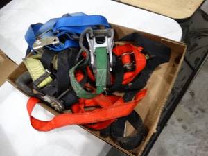 lot 3592 image: Lot of assorted ratchet straps