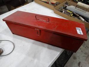 lot 3596 image: Metal toolbox