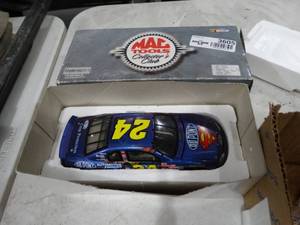 lot 3605 image: Mac tools #24 model racecar in box