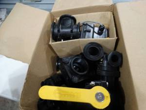 lot 3618 image: Box full of spray line parts