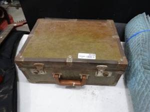 lot 3638 image: Chinon camera & supplies w case